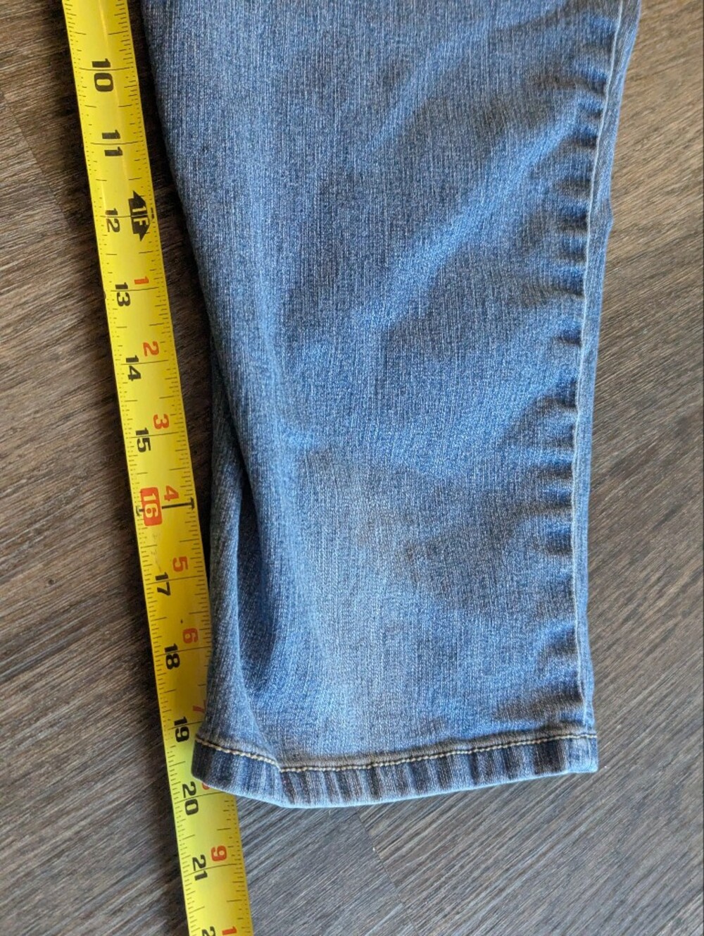 Maternity Capri Jeans Motherhood Maternity Size Large - Picture 7 of 7